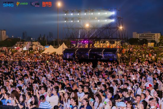 “登陆复兴岛·夏日狂欢夜”。 主办方go 依托复兴岛“内环唯一江心留白”的稀缺
